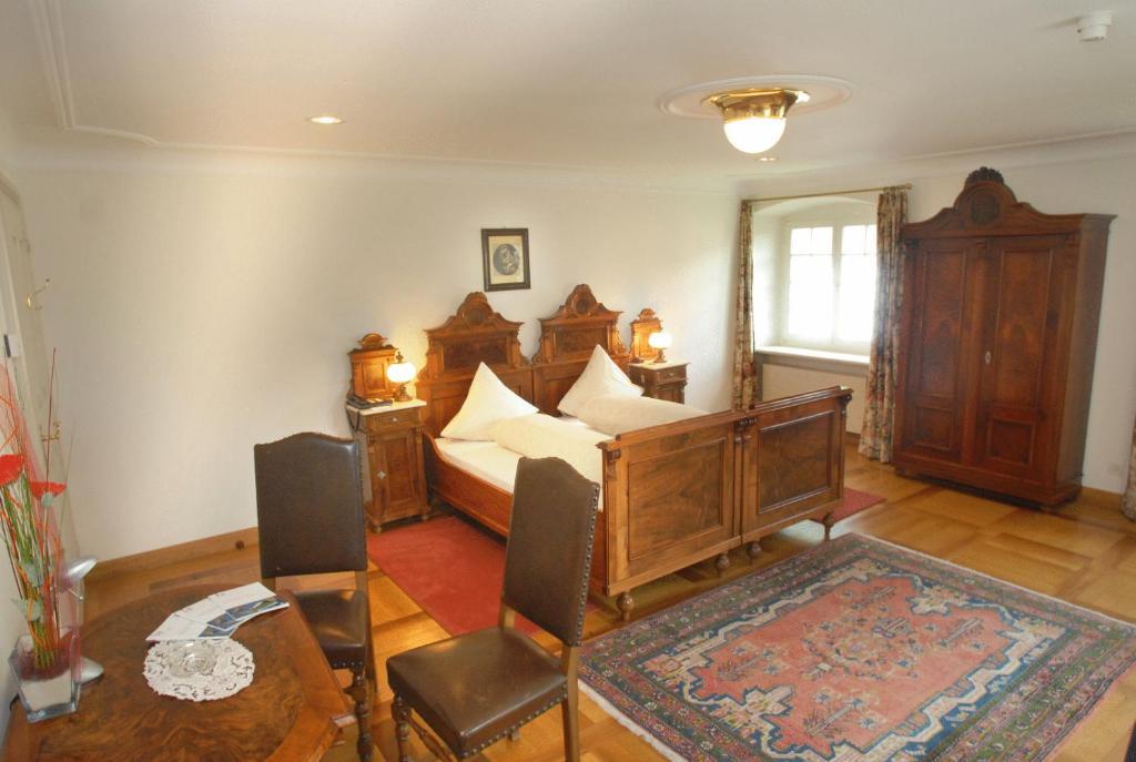 Hotel Gasthof Loewen Vaduz Room photo