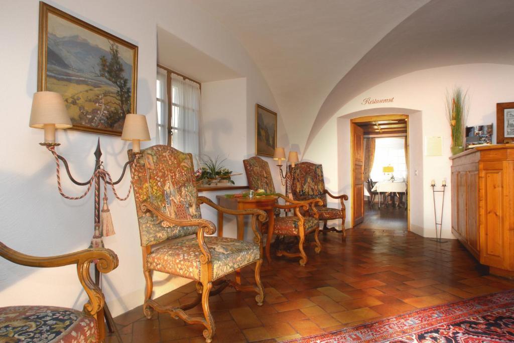 Hotel Gasthof Loewen Vaduz Room photo